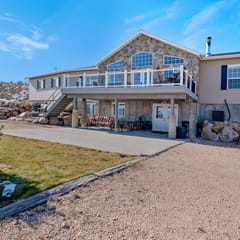 The Lakehouse - Lake Views, Sleeps 31, Dogs OK