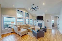 Bear Lake Retreat - Hot Tub & Views, Sleeps 18 - Image 2