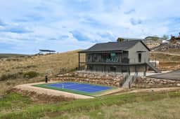 Hillside Retreat - Private Pickleball, Near Lake - Image 4