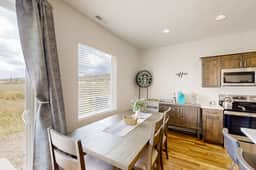 Garden City Glee - Mountain Views, Dogs Welcome - Image 5