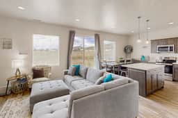 Garden City Glee - Mountain Views, Dogs Welcome - Image 2