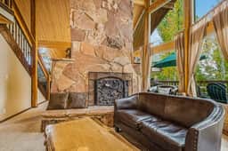 Aspen Hideaway Cabin - Image 5