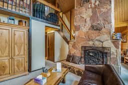 Aspen Hideaway Cabin - Image 4