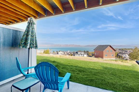 Bear Lake Blue - Lake Views, Heated Pool, Hot Tub - Image 2