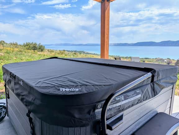 Bear Lake Retreat - Hot Tub & Views, Sleeps 18 - Image 4