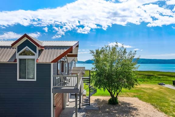 Lakefront Retreat - Hot Tub, Game Room & Fire Pit - Image 4