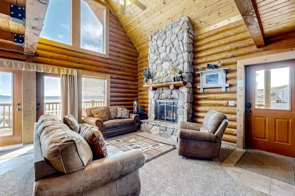 Cabin Overlooking The Harbor - Image 2