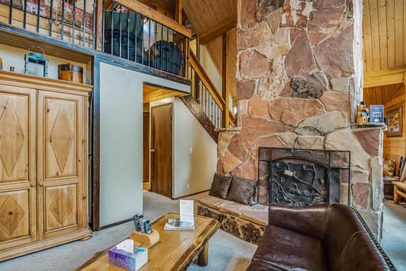 Aspen Hideaway Cabin - Image 4