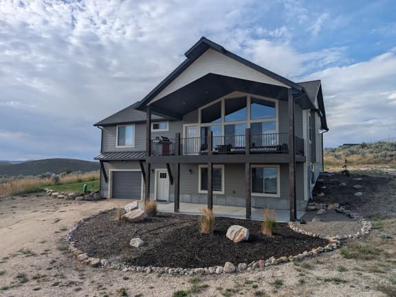 The Bear Lake Spot - Lake Views & Wet Bar - Image 1