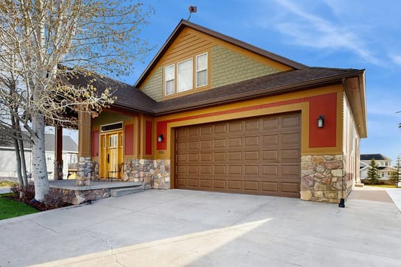 Bear Shore Retreat - Lake Views, Pool & Game Room - Image 1