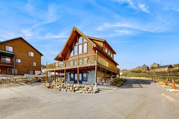 Cabin Overlooking The Harbor - Image 1